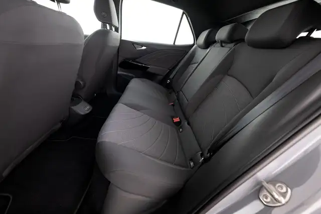 Volkswagen ID.3 view 7