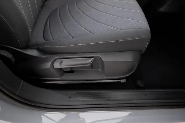 Volkswagen ID.3 view 9