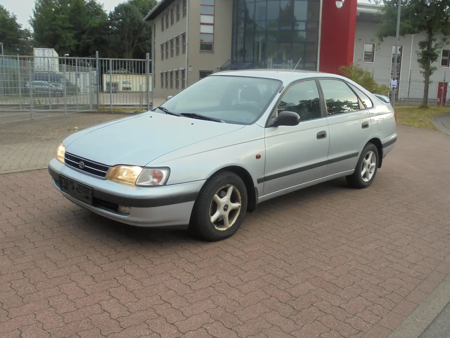 Toyota Carina Carina Liftback 2.0  Klima Autom. Silber - 1
