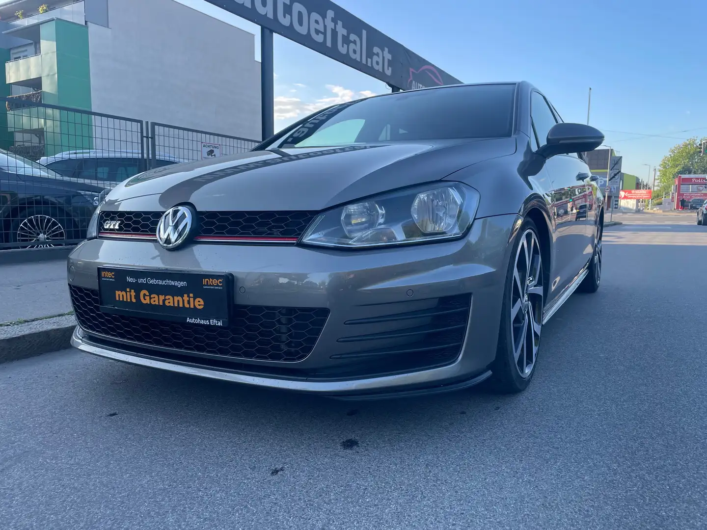 Volkswagen Golf GTI 2,0 TSI DSG*NAVI*TEMPOMAT*SITZHZG*F1*MFL*KREDIT* Grau - 1