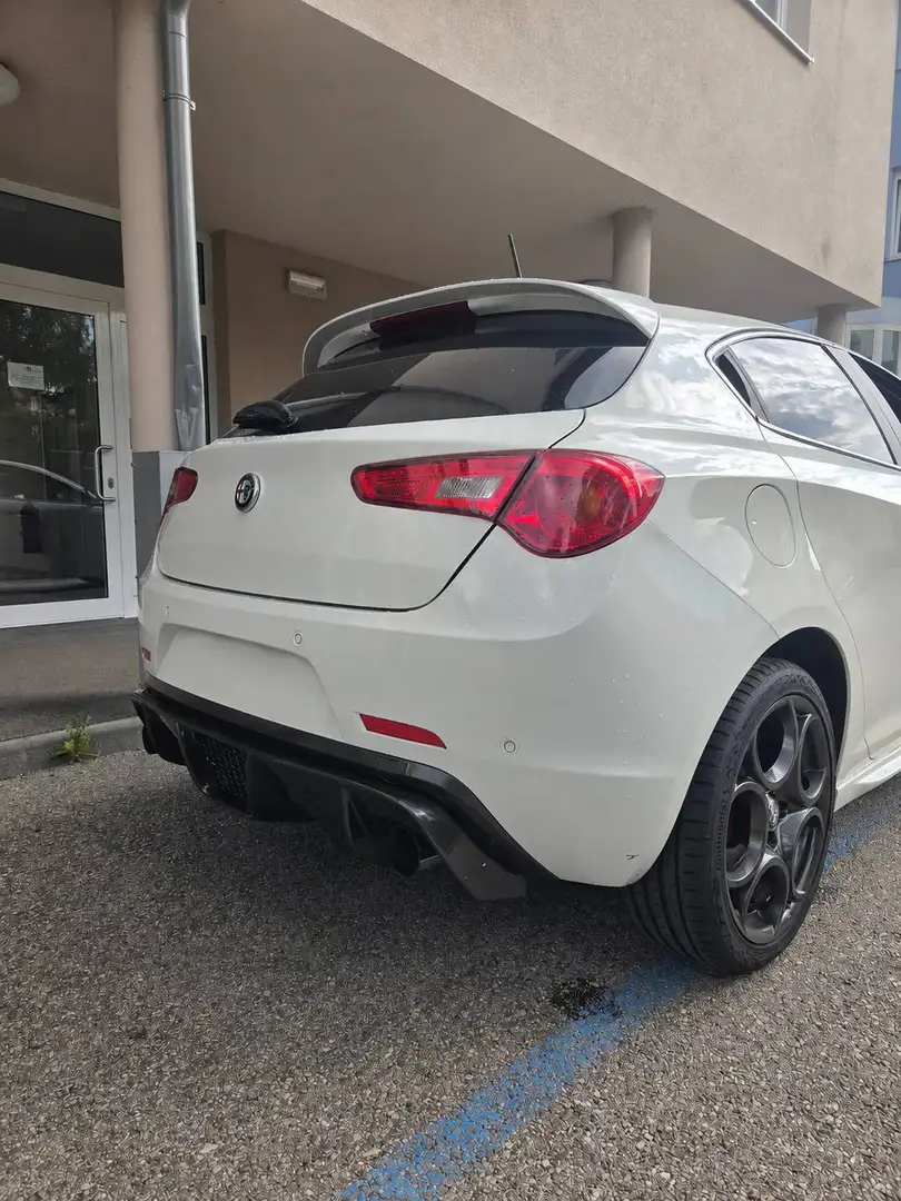 Alfa Romeo Giulietta Giulietta Distinctive 1,4 TB Distinctive Weiß - 1