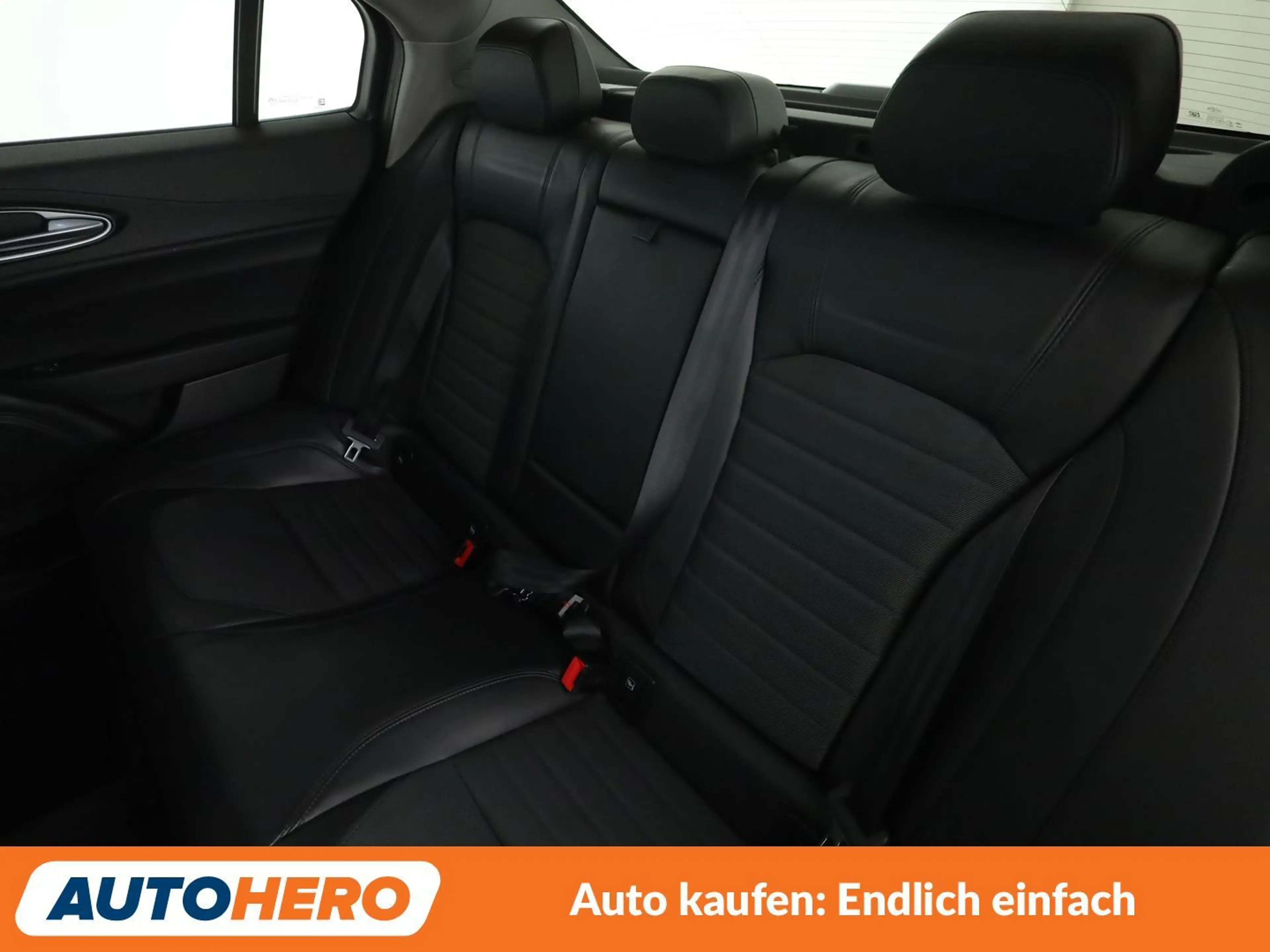 Alfa Romeo Giulia 2.2 JTDM Super Aut.*NAVI*TEMPO*CAM*PDC*SHZ* — photo 14