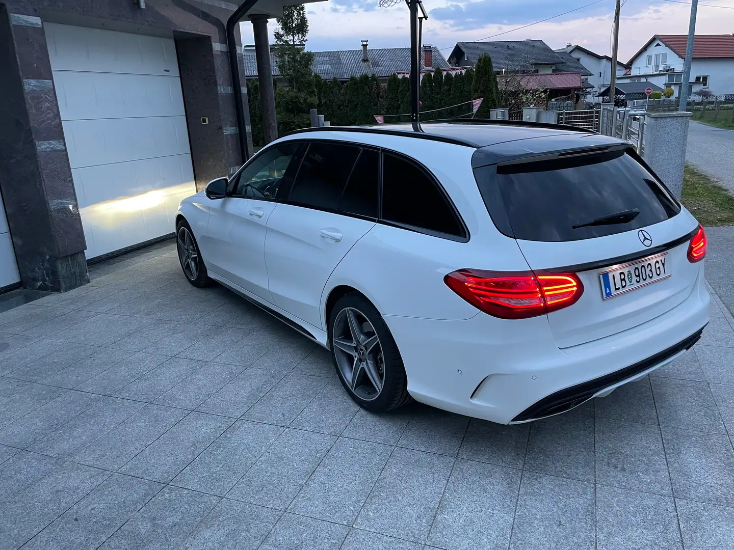 Mercedes-Benz C 200 C 200 d T AMG Line Aut. AMG Line Weiß - 2