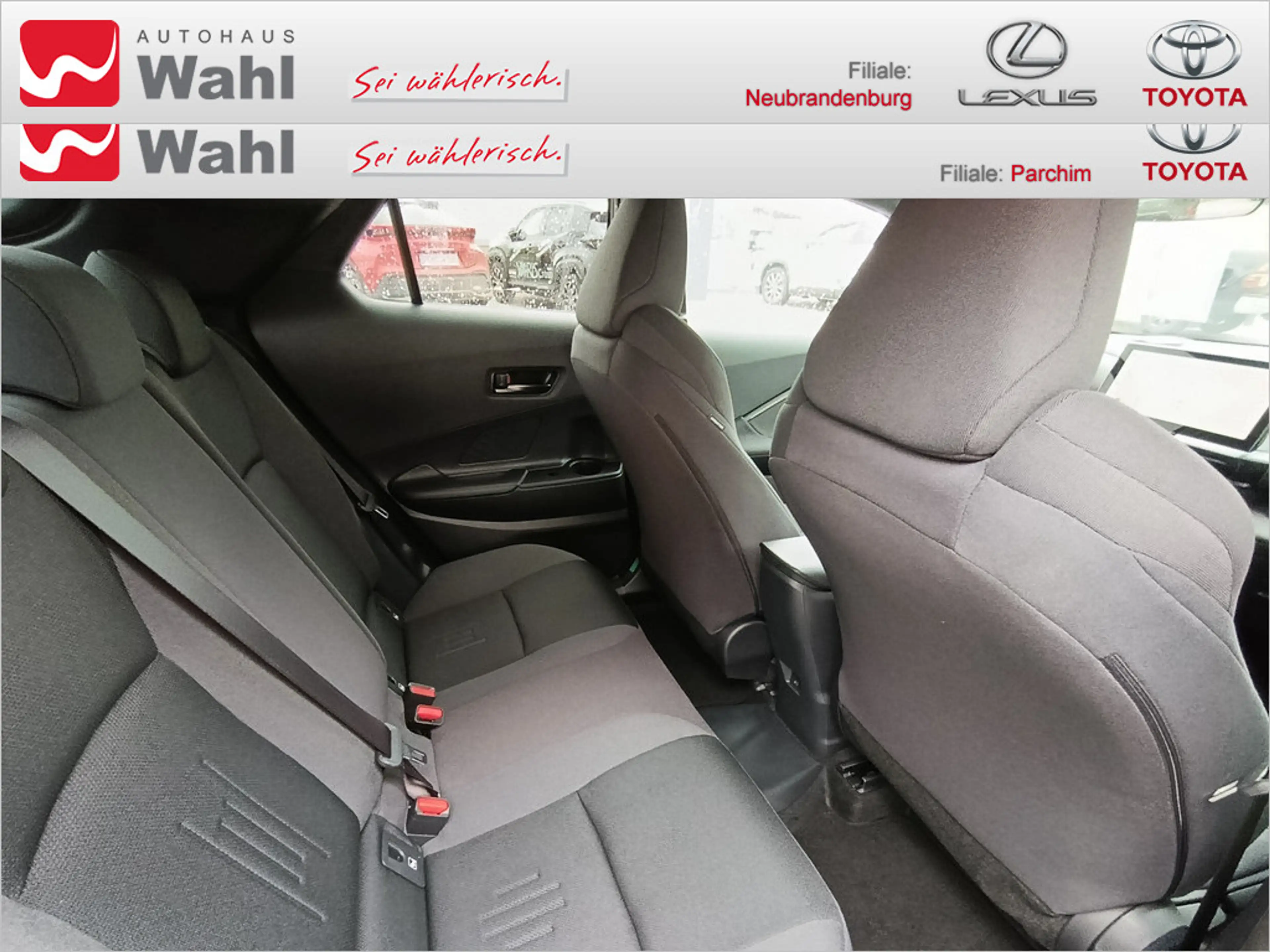 Toyota C-HR 1.8 Hybrid FWD Teamplayer — photo 9