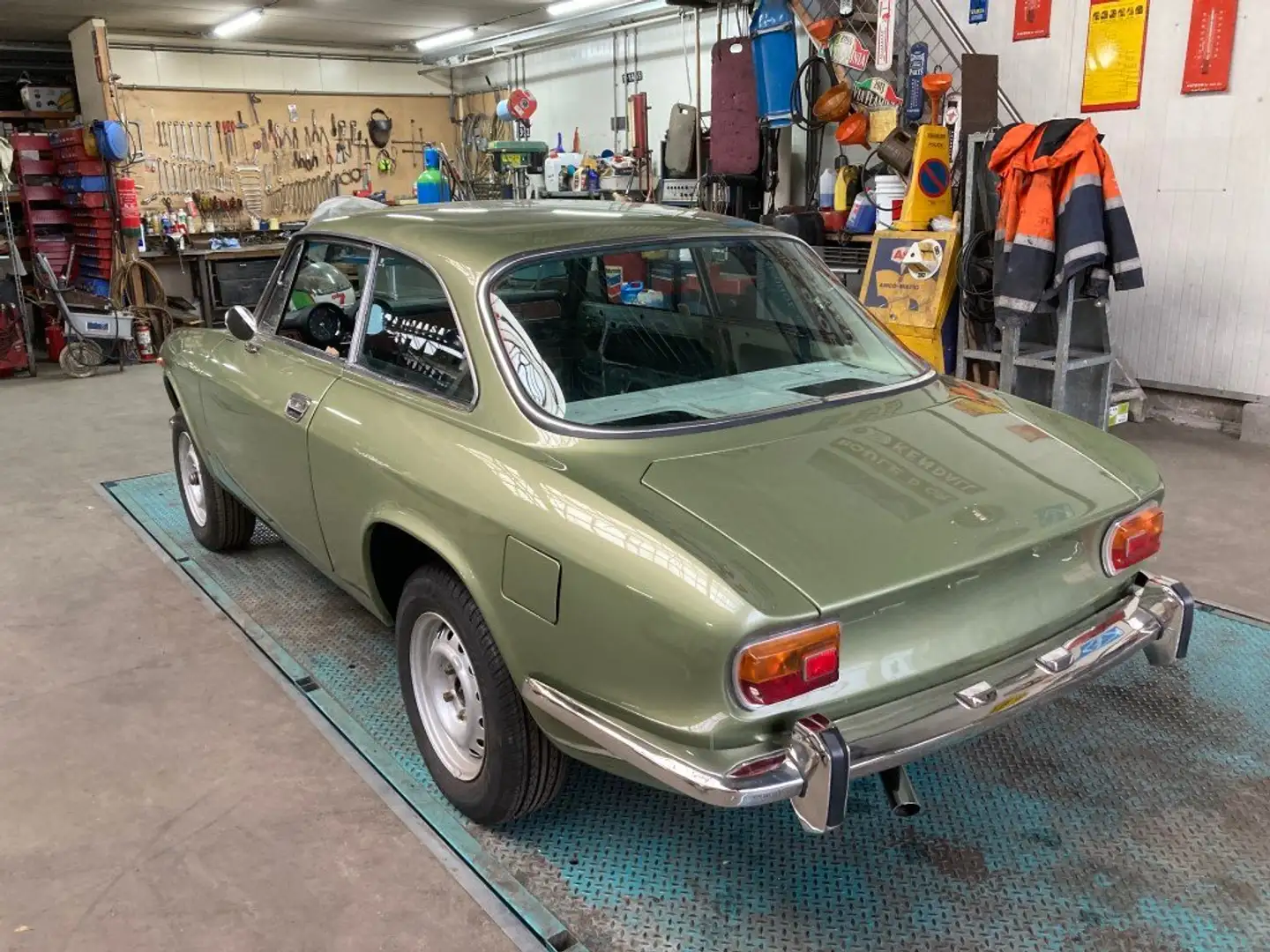 Alfa Romeo GT 1600GT Jr. Bertone Зелений - 2