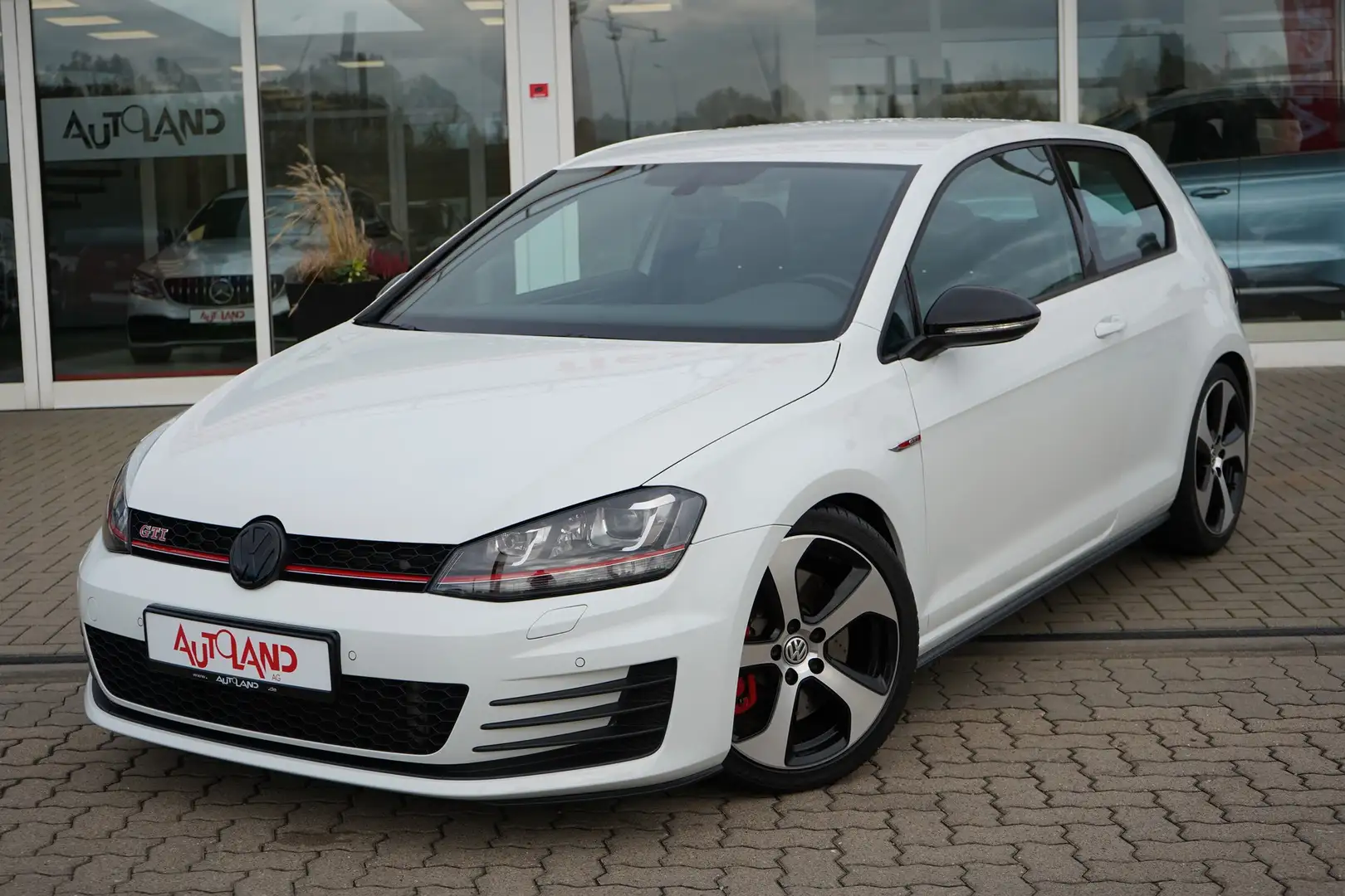 Volkswagen Golf VII 2.0 GTI Sitzheizung Klimaaut. PDC AHK Weiß - 2