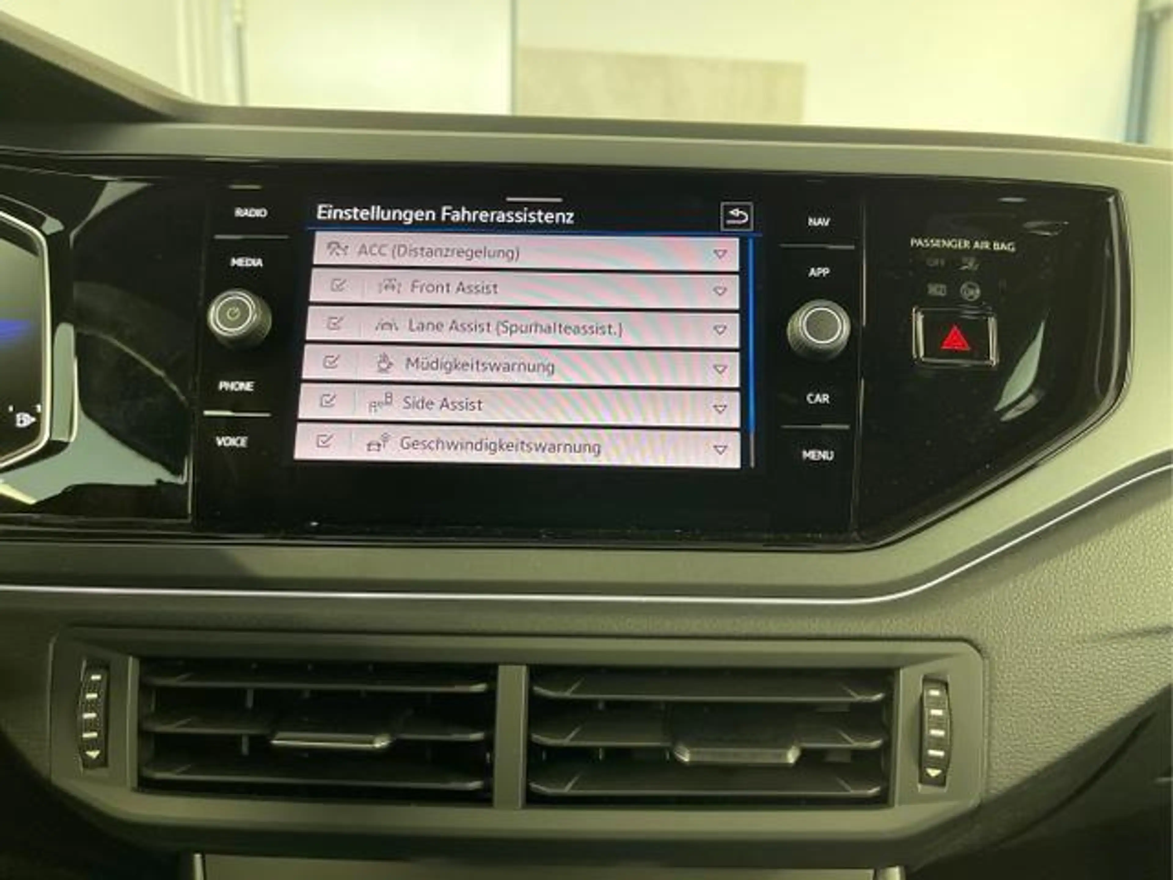 Volkswagen Taigo R-Line 150PS DSG GV5+AHK+Matrix+ACC+IQ.Drive+Black — photo 10
