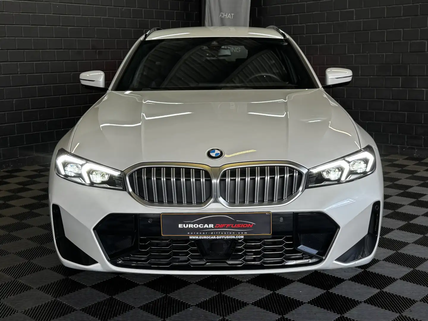 BMW 330 330iA xDrive M-Sport Touring 245CV*Hayon*ACC*Siège Blanc - 2