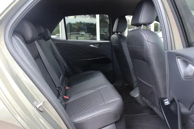 Volkswagen ID.3 view 13
