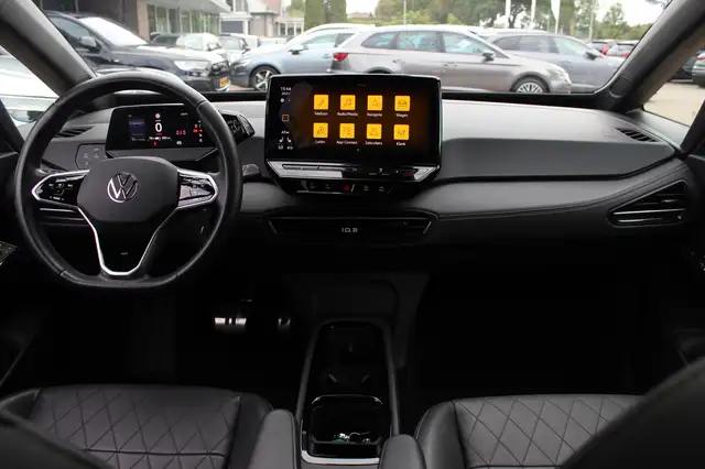 Volkswagen ID.3 view 3