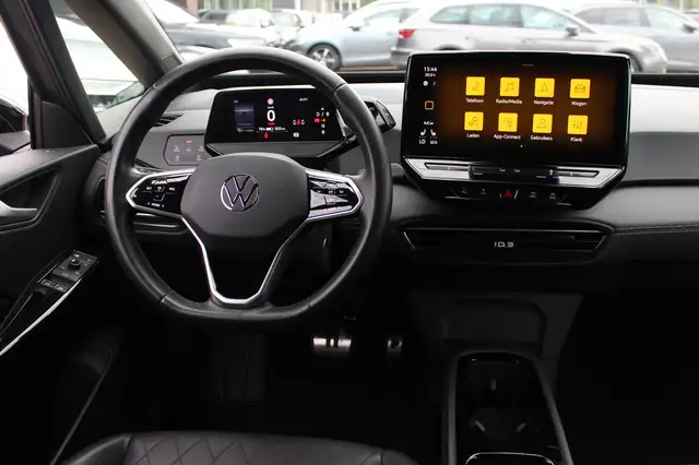 Volkswagen ID.3 view 10