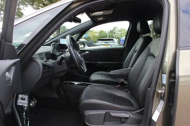 Volkswagen ID.3 view 11