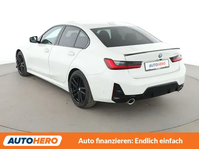 BMW 3 Series view 4