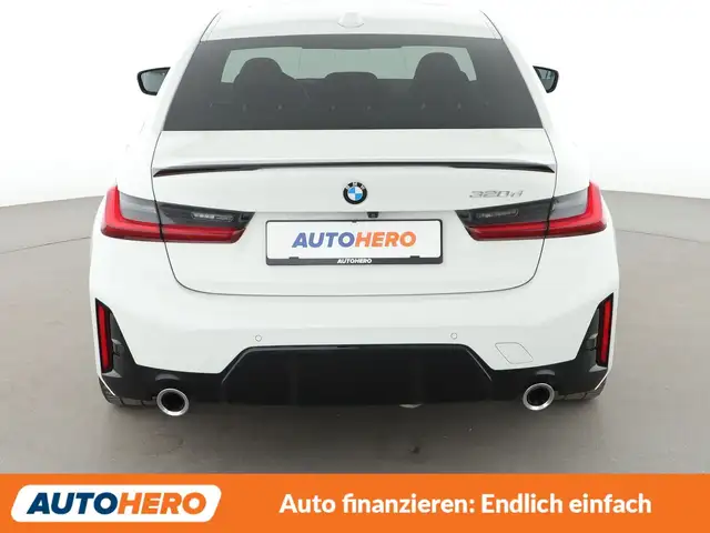 BMW 3 Series view 5