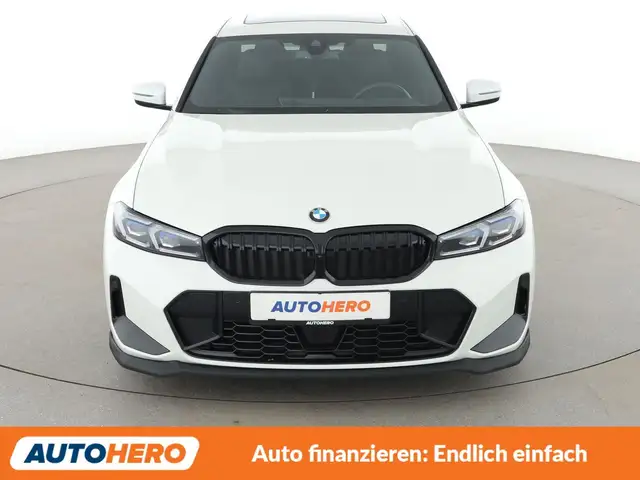 BMW 3 Series view 9