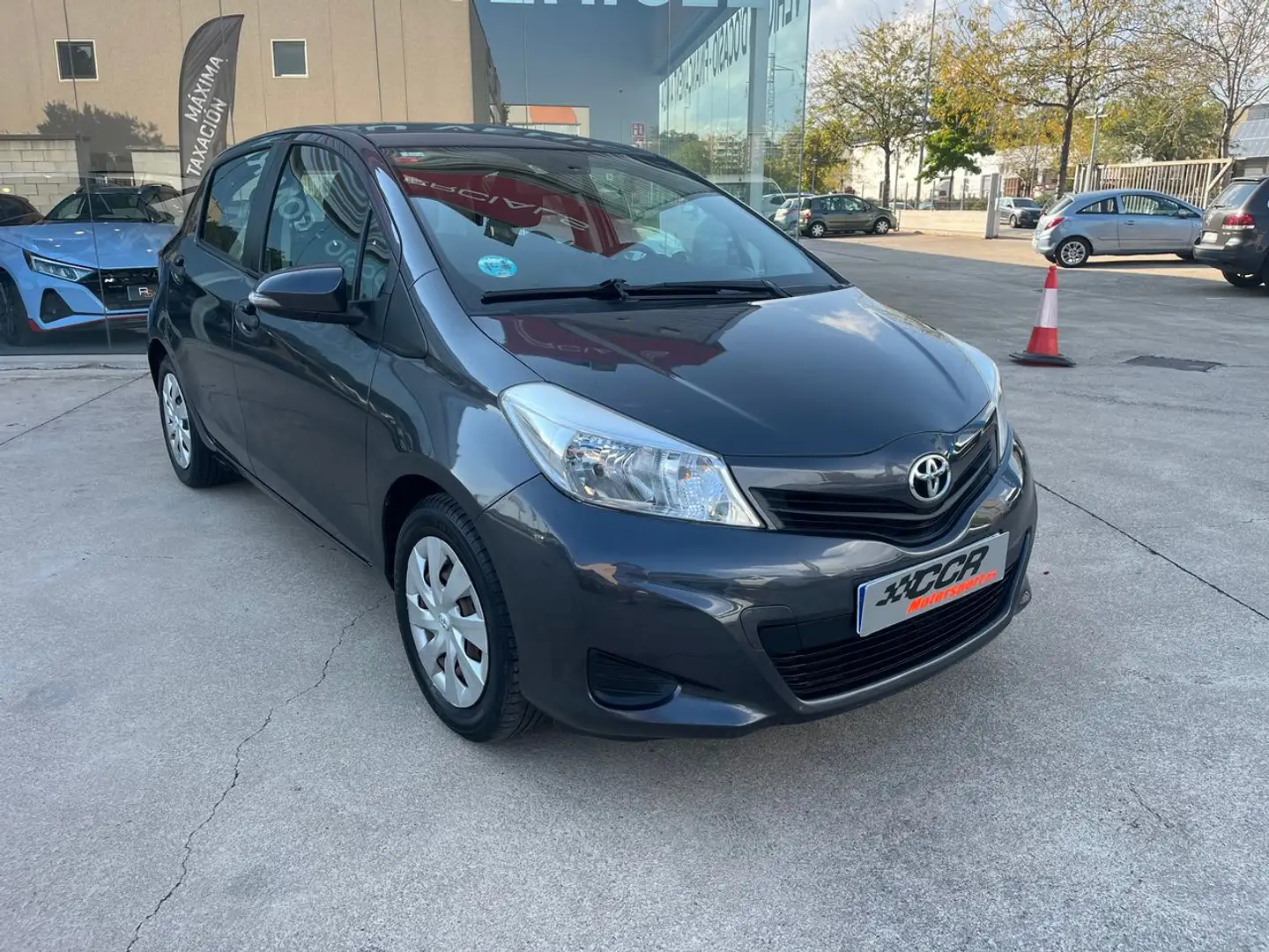 Toyota Yaris LIVE 5P - 1