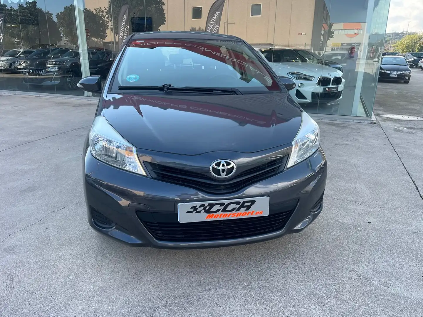 Toyota Yaris LIVE 5P - 2