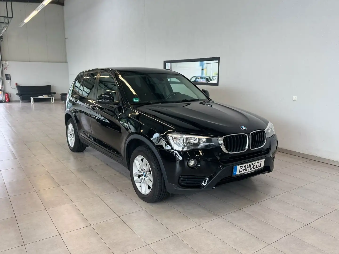 BMW X3 sDrive 18d Advantage*Klimaauto*Shz*PDC*Multi* Schwarz - 1
