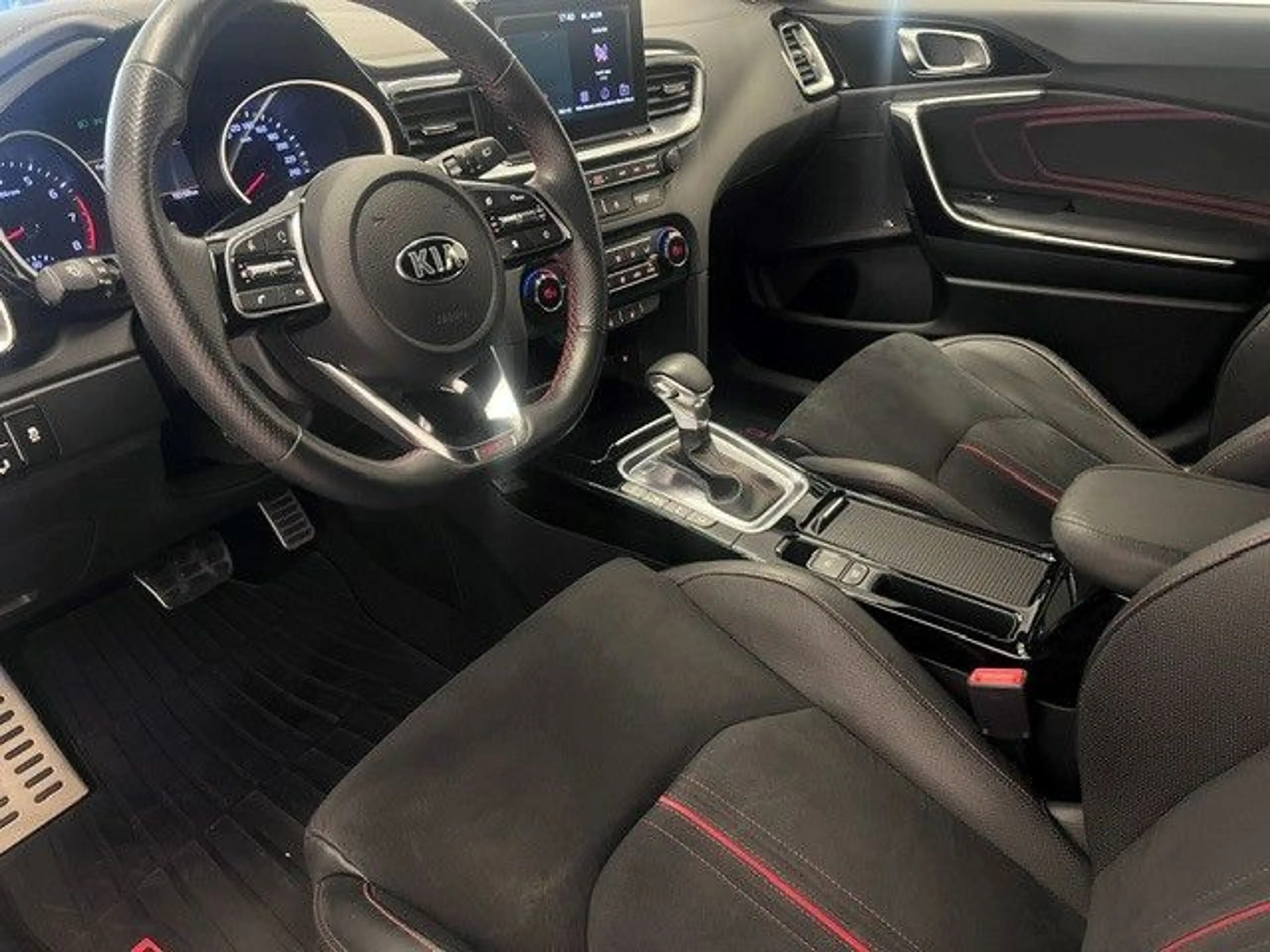 Kia Ceed / cee'd Ceed 1.6T GDI GT Automatik - nur für Gewerbe ! — photo 3