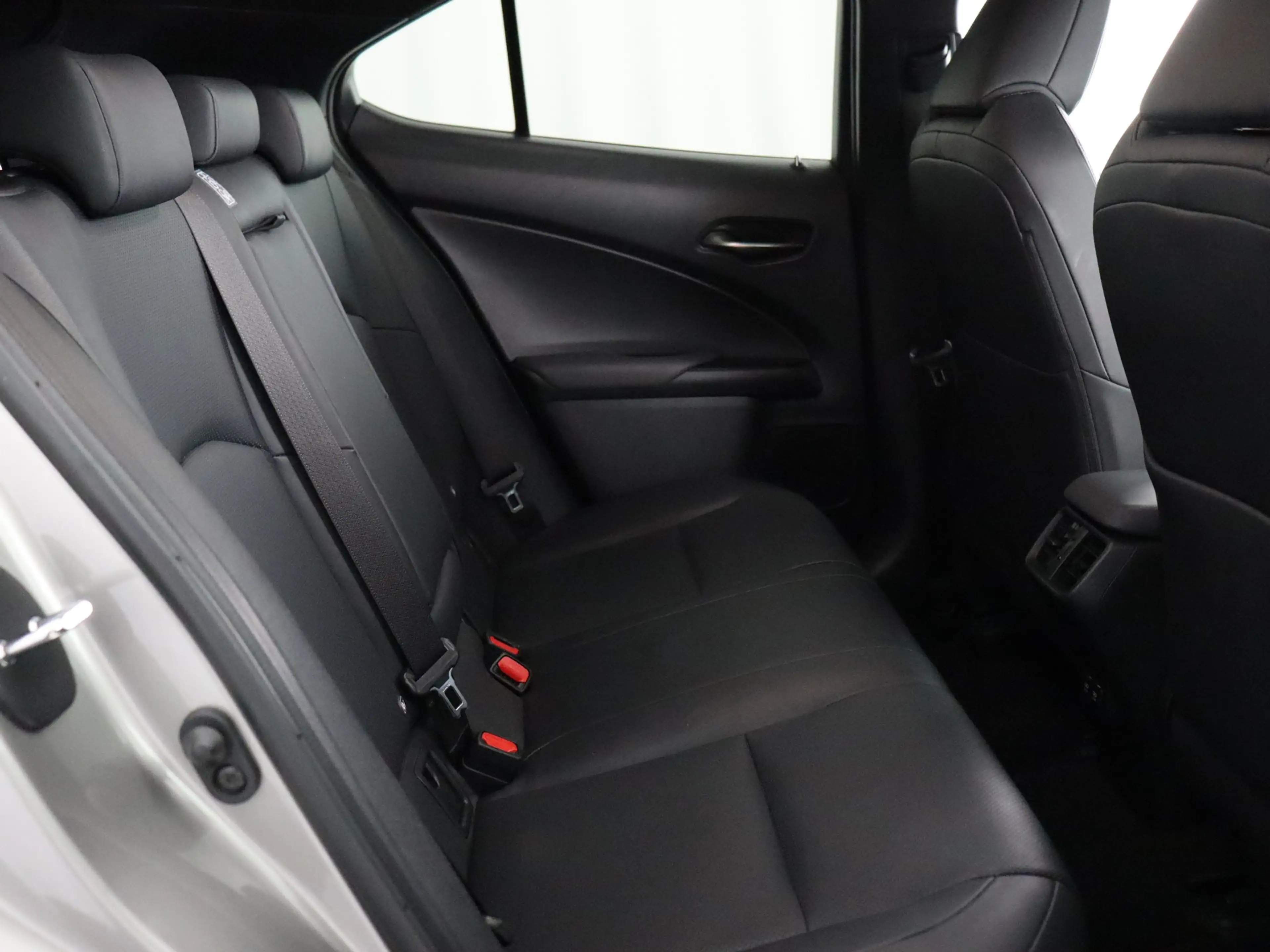 Lexus UX 250h F Sport Line (Camera / ACC / Stoelverw. / Carplay) — photo 38