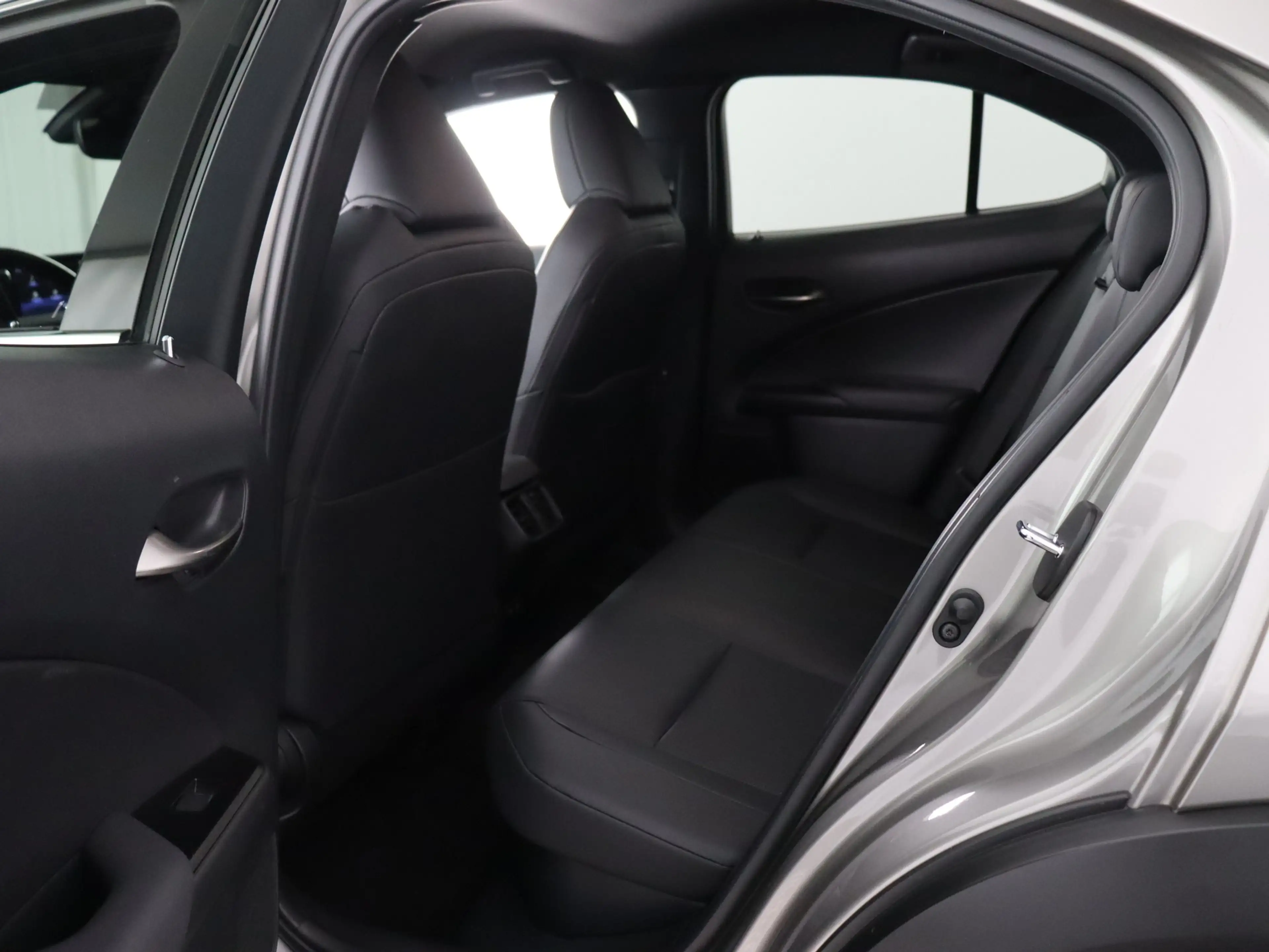 Lexus UX 250h F Sport Line (Camera / ACC / Stoelverw. / Carplay) — photo 31