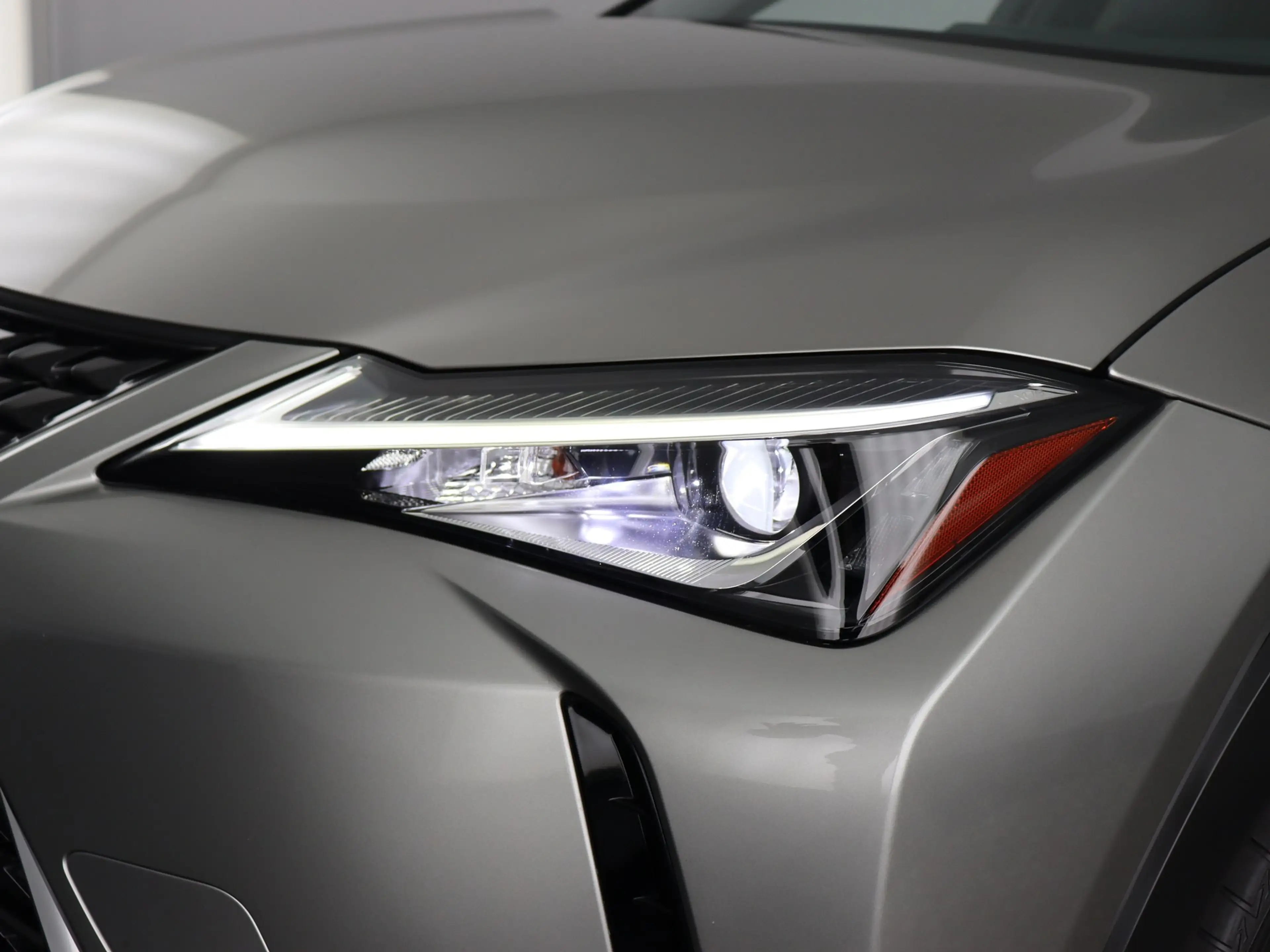 Lexus UX 250h F Sport Line (Camera / ACC / Stoelverw. / Carplay) — photo 29