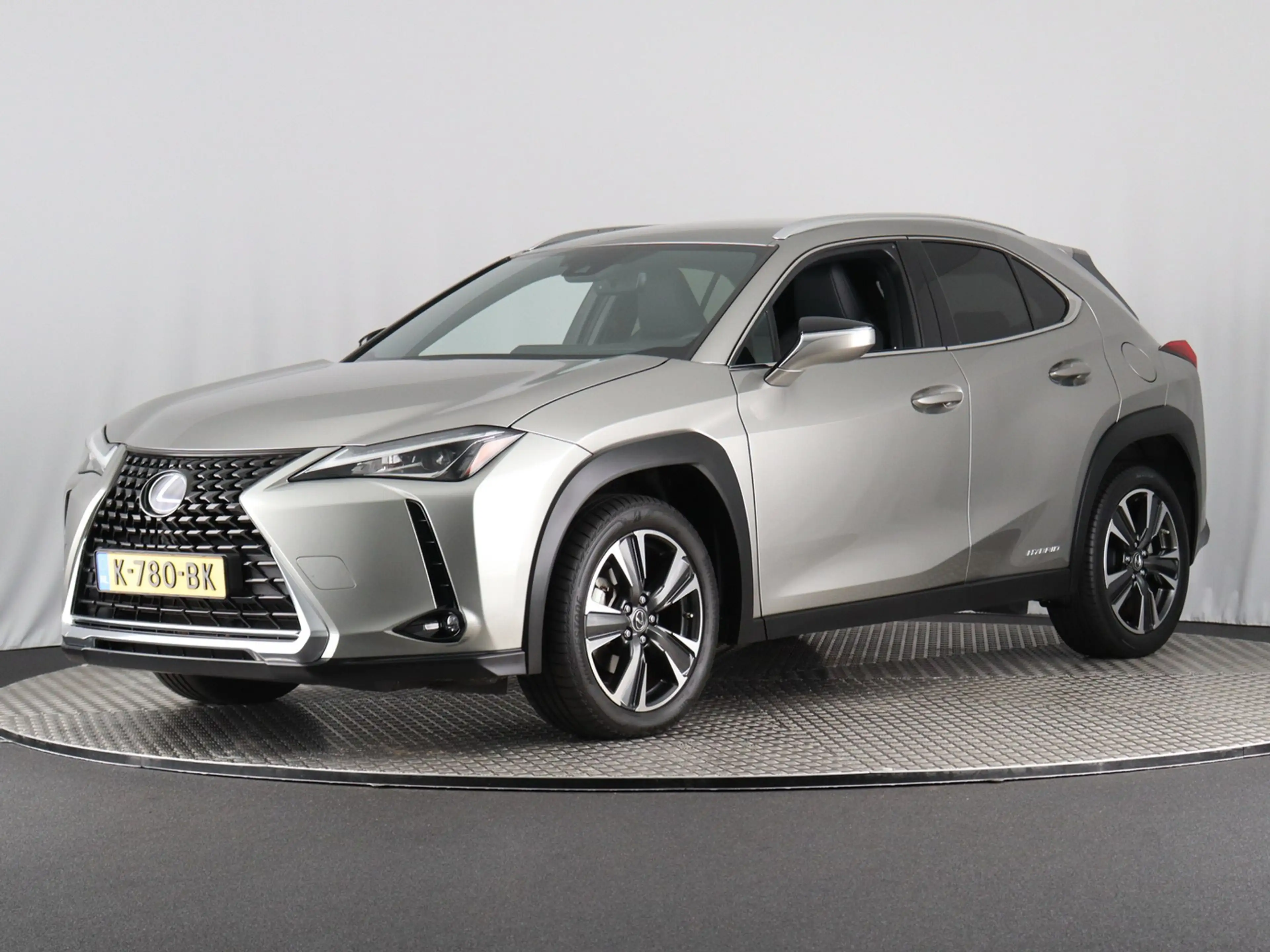 Lexus UX 250h F Sport Line (Camera / ACC / Stoelverw. / Carplay) — photo 44