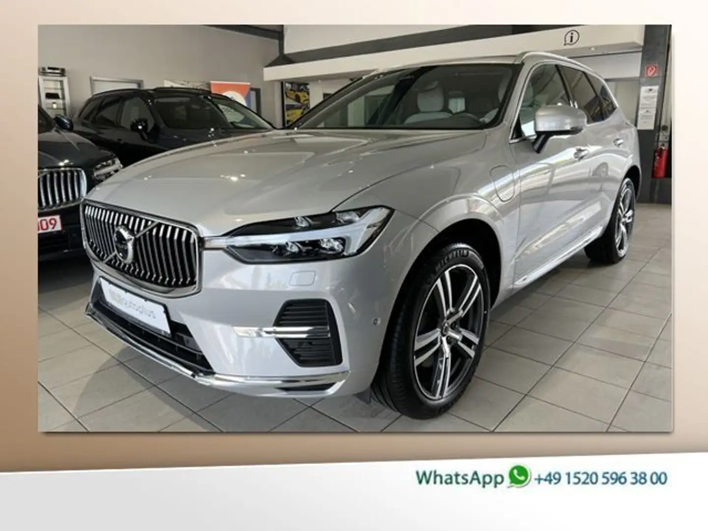Volvo XC60 T6 Plus Bright Recharge AWD Tailored Wool Argent - 1