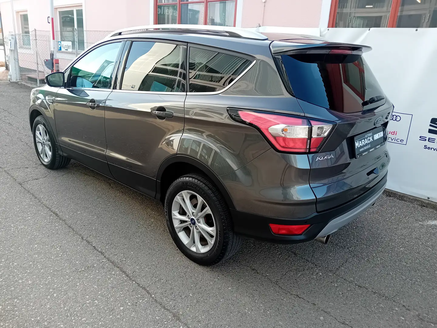 Ford Kuga Titanium Grau - 2
