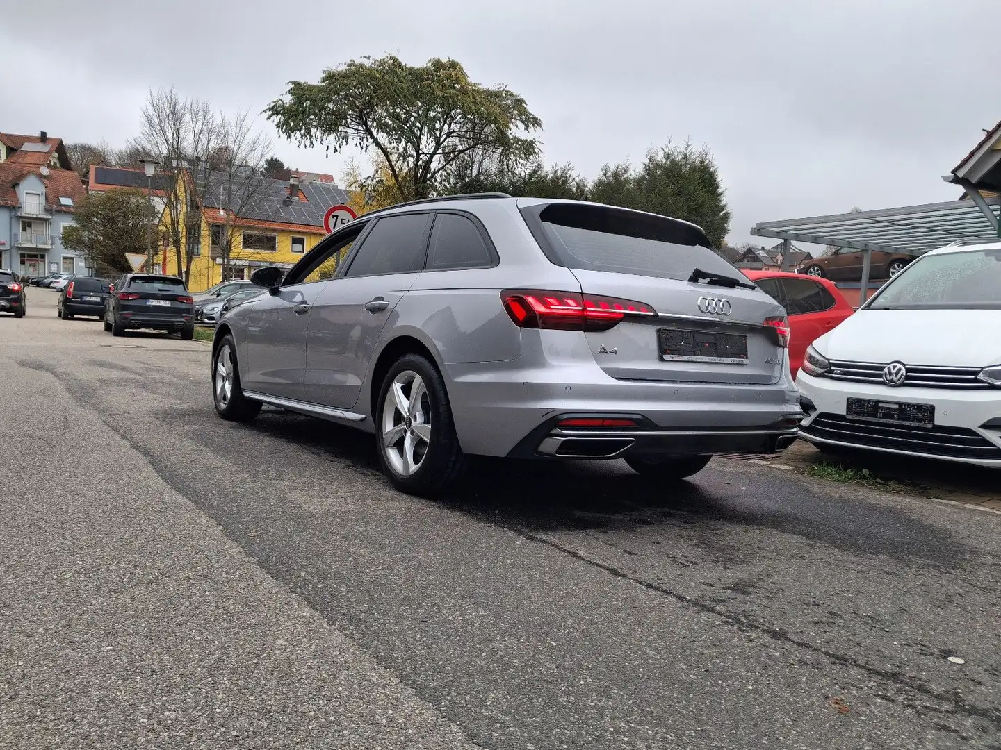 Audi A4 40 TDI AVANT S tronic AHK+VIRTUAL+LED+1.HAND Silber - 2