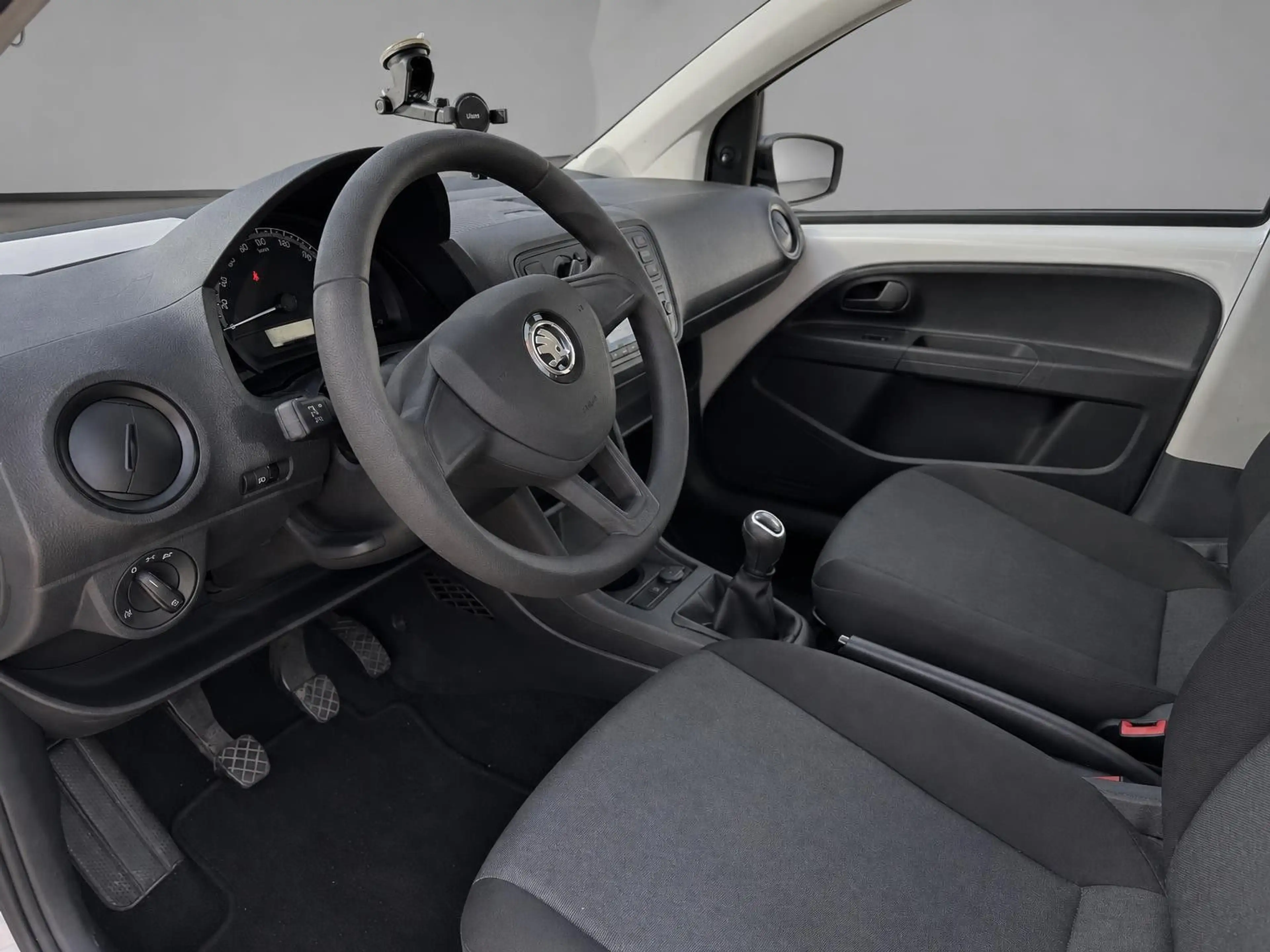Skoda Citigo 1.0 MPI Active mit Klimaanlage 5 Türig — photo 11