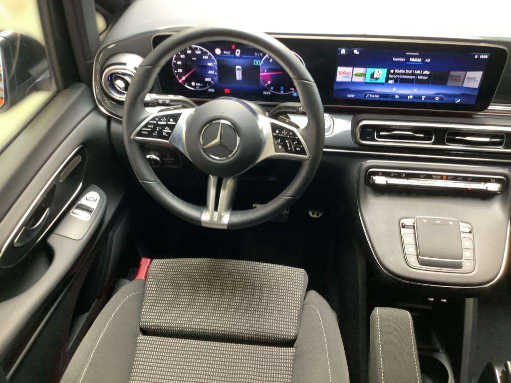 Mercedes-Benz V 220