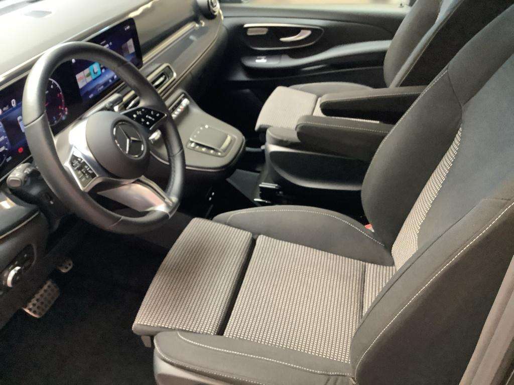 Mercedes-Benz V 220