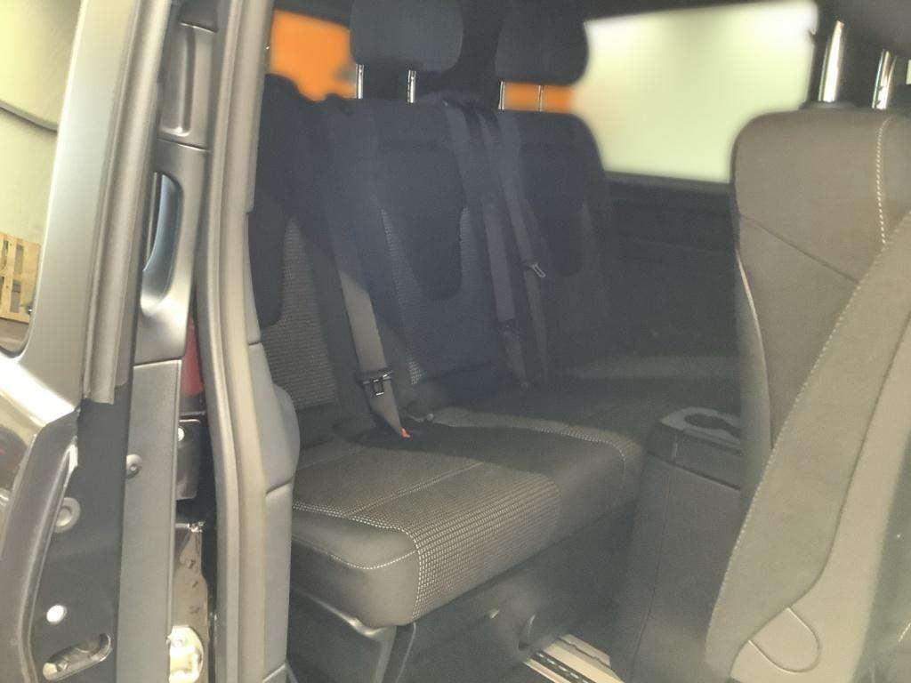 Mercedes-Benz V 220