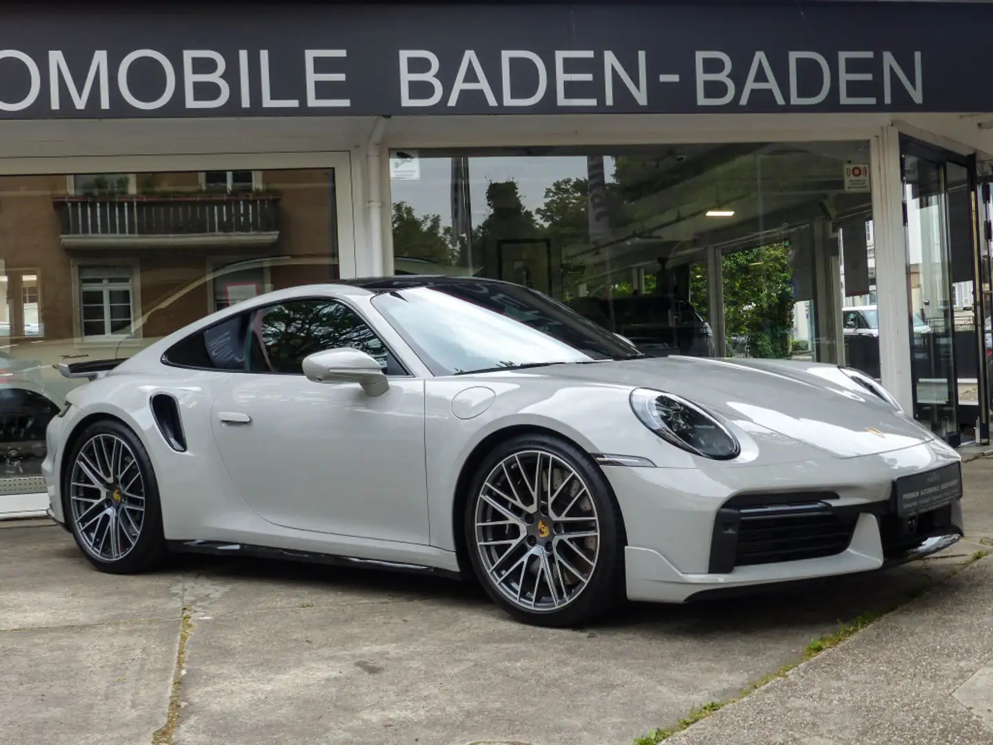 Porsche 992 Turbo Coupè*Sport Design*PORSCHE EXCLUSIVE Grijs - 2