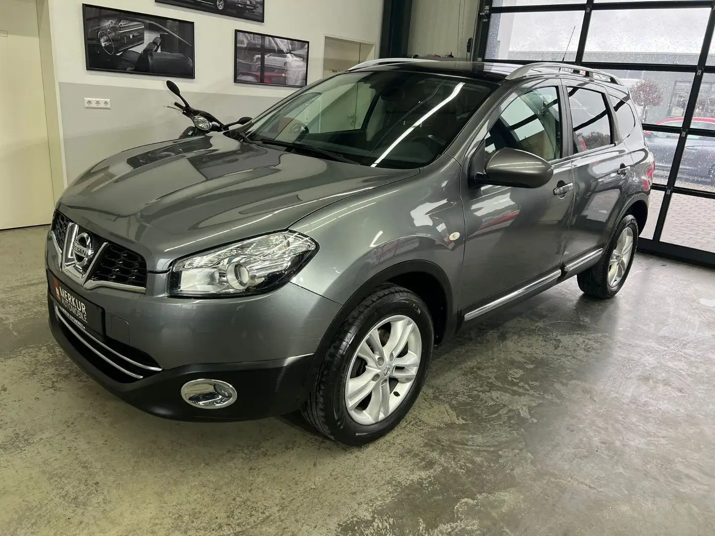 Nissan Qashqai +2 2.0 16V Acenta+7 Sitze+Navi+Pano+Kam. Grau - 1