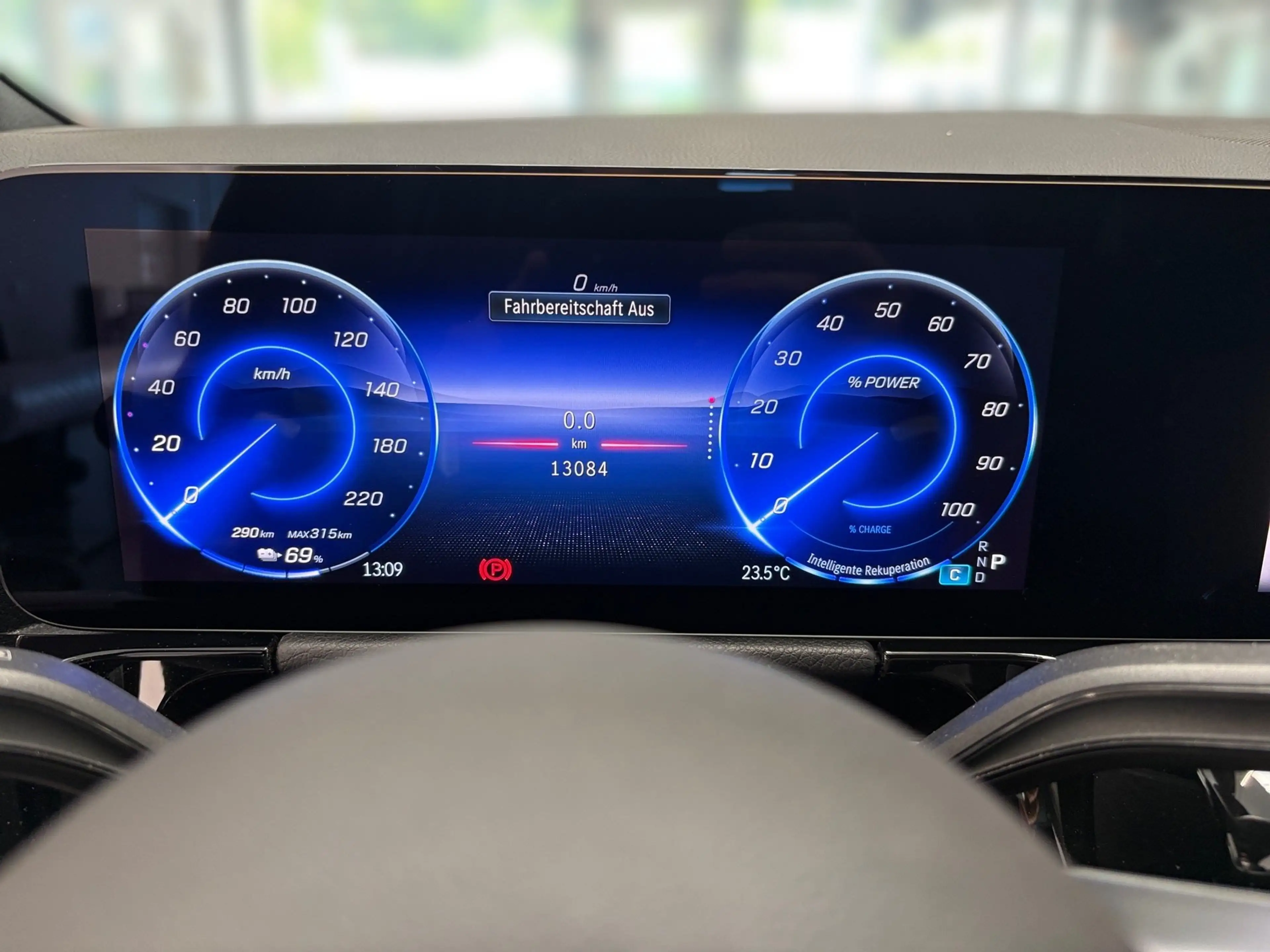 Mercedes-Benz EQA 300 4M 20 ZOLL LM NIGHT PAKET LED HP — photo 13