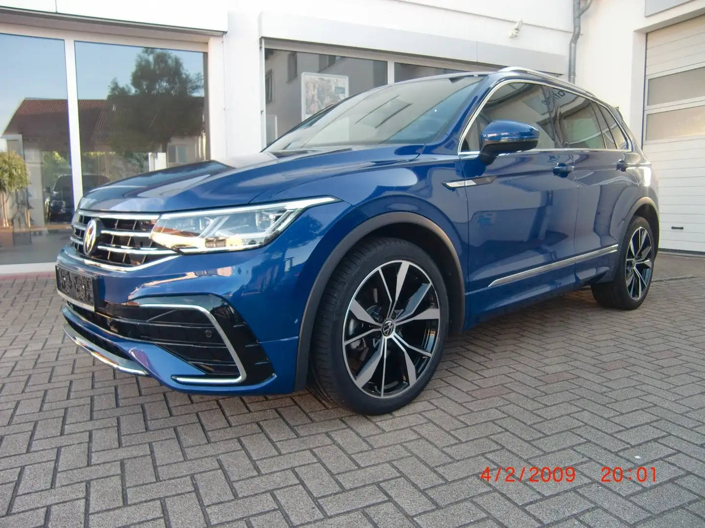 Volkswagen Tiguan R-Line DSG, 1,5 ltr., TSI, AHK, P-Glasd. Bleu - 2