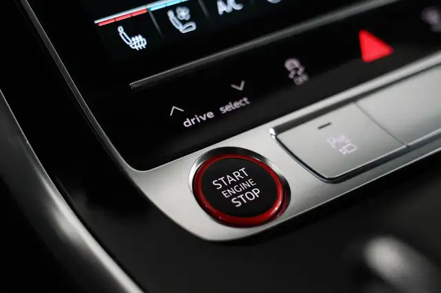 Audi SQ8 view 22