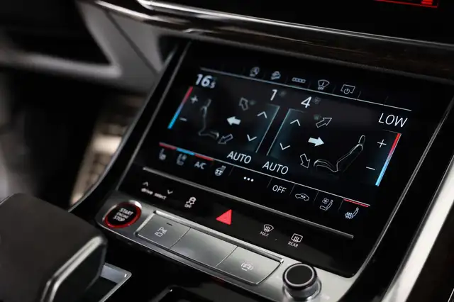 Audi SQ8 view 27