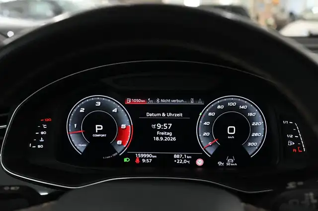 Audi SQ8 view 18