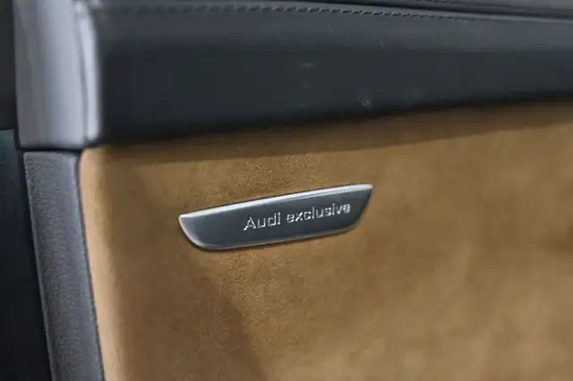 Audi SQ8 view 10