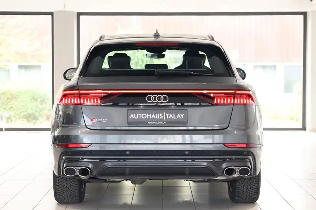Audi SQ8 view 4