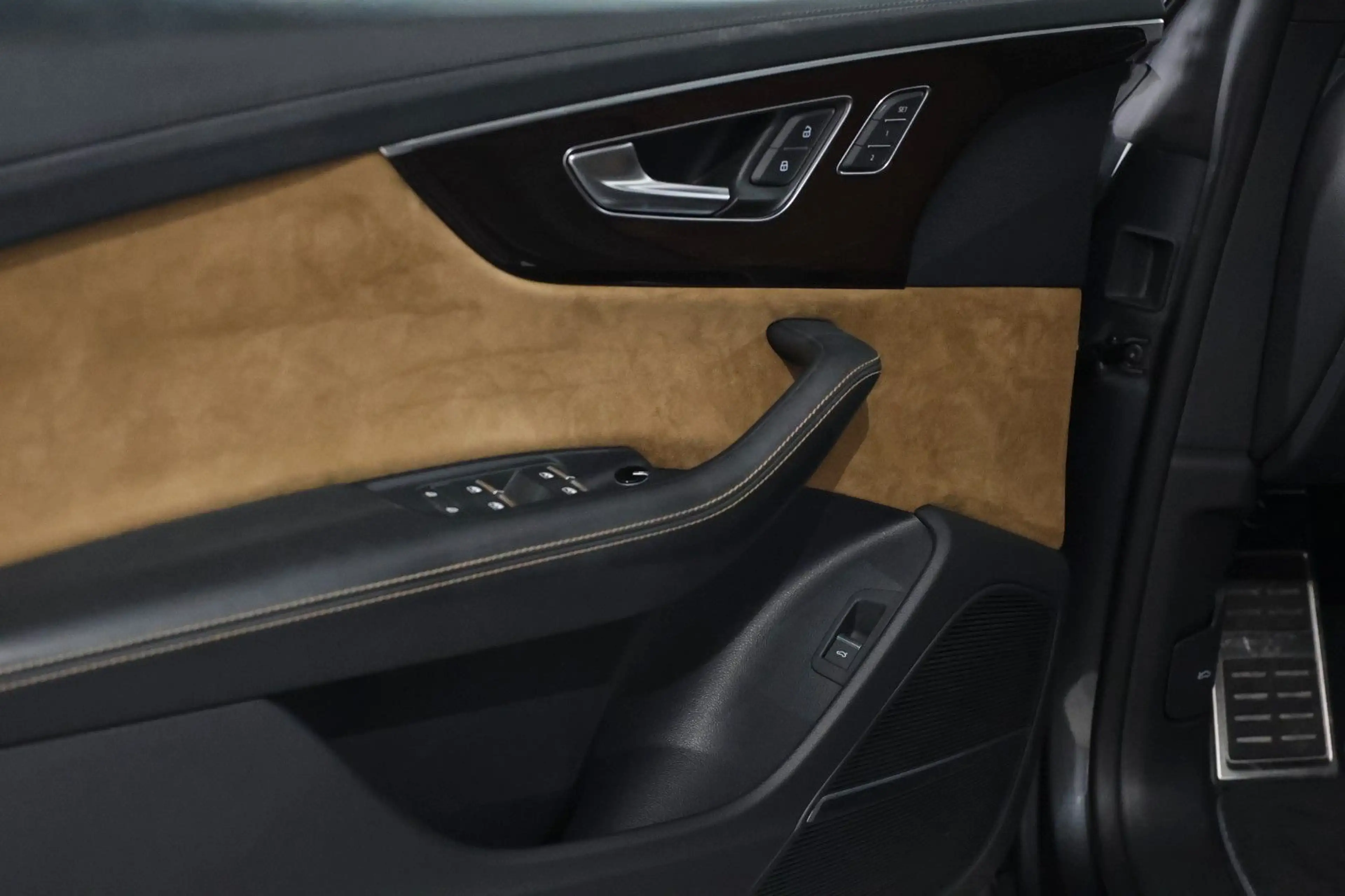 Audi SQ8 4.0 TDI quattro Exclusive*Pano*HUD*B&O* — photo 8