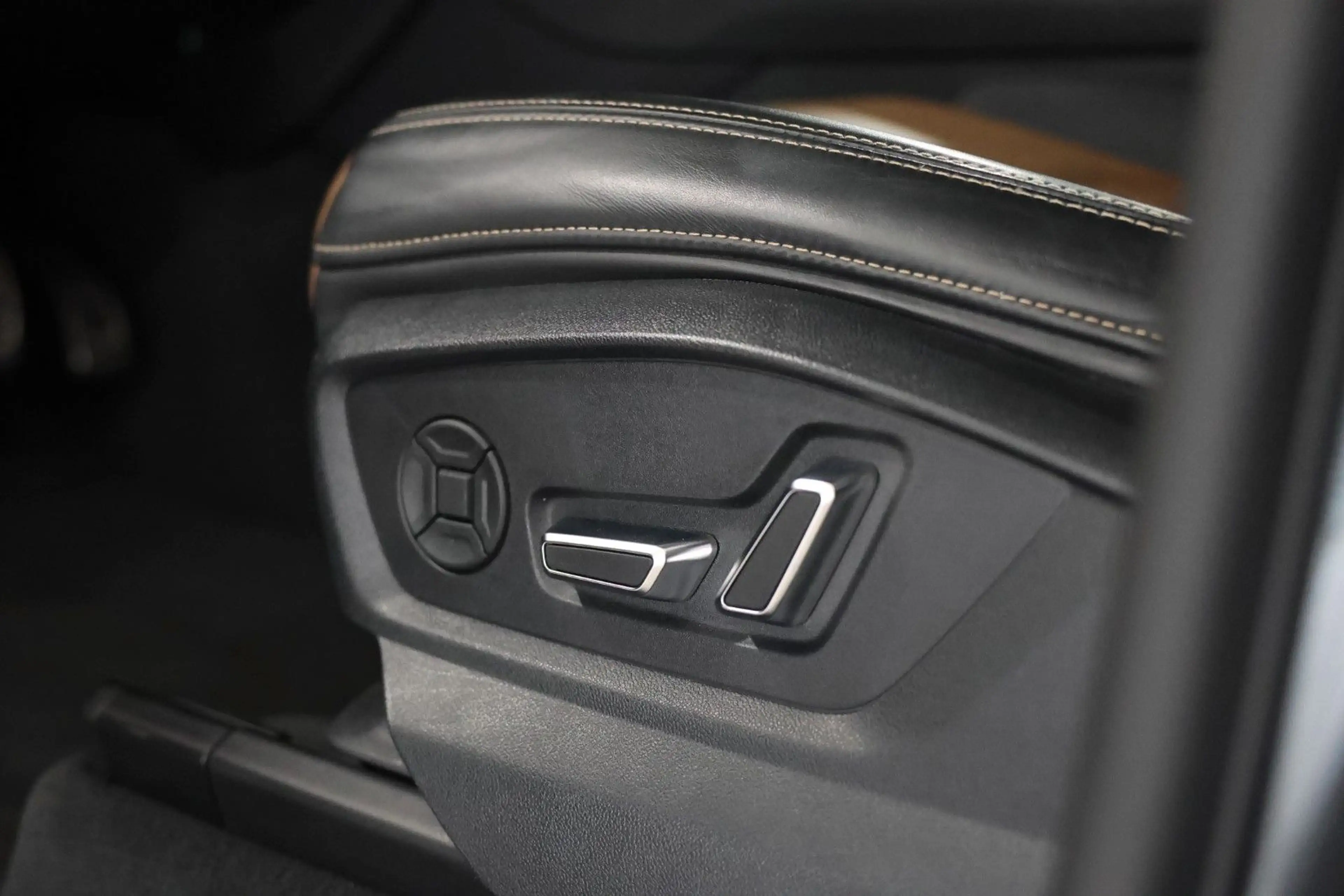 Audi SQ8 4.0 TDI quattro Exclusive*Pano*HUD*B&O* — photo 12
