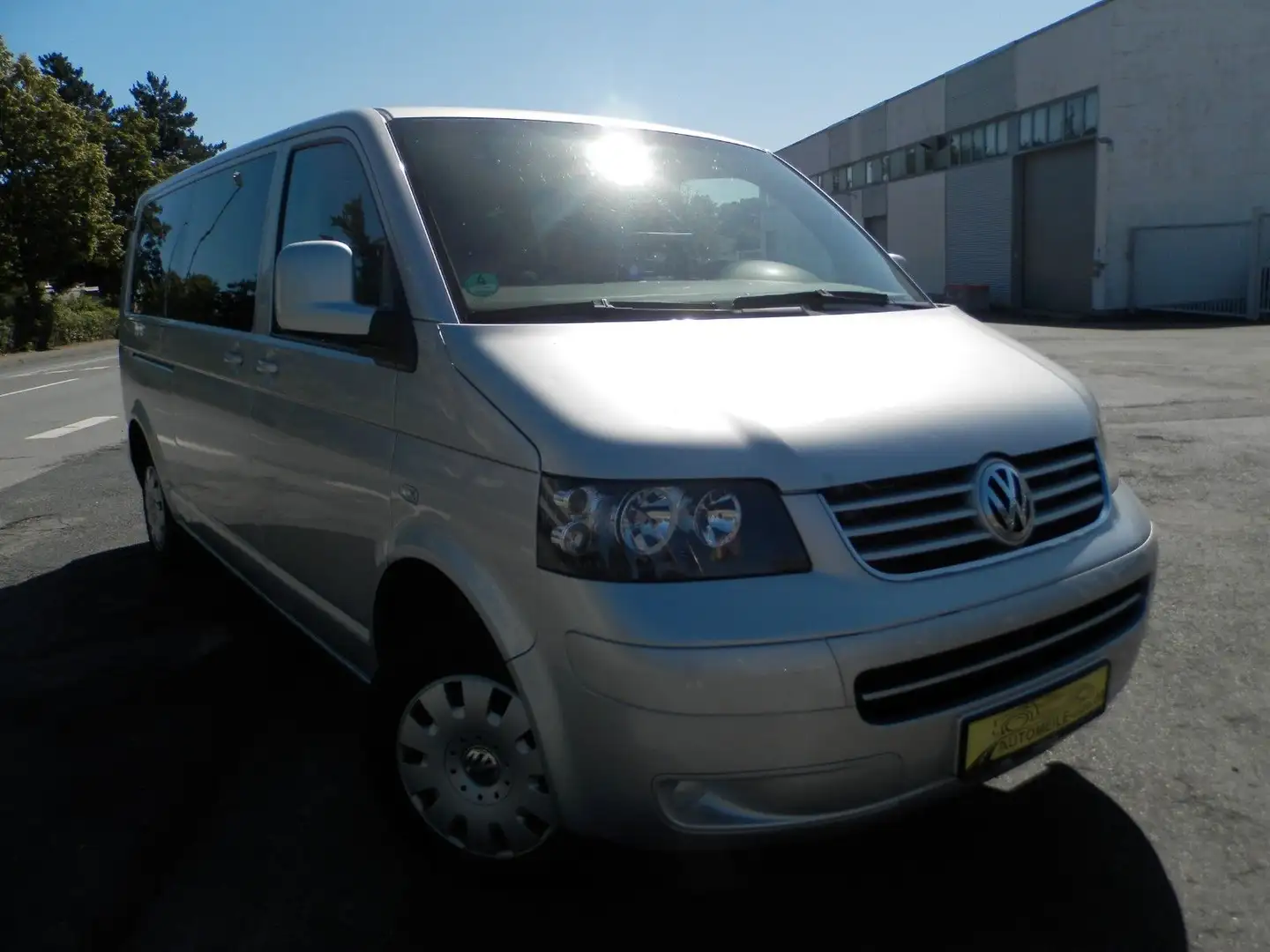 Volkswagen T5 Transporter Bus Caravelle lang*Klima* Silber - 2