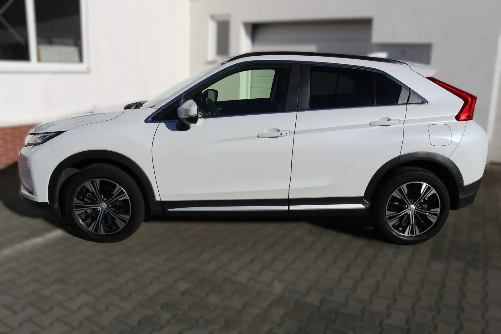 Mitsubishi Eclipse Cross Intro Edition LED und 360° Kamera Weiß - 2