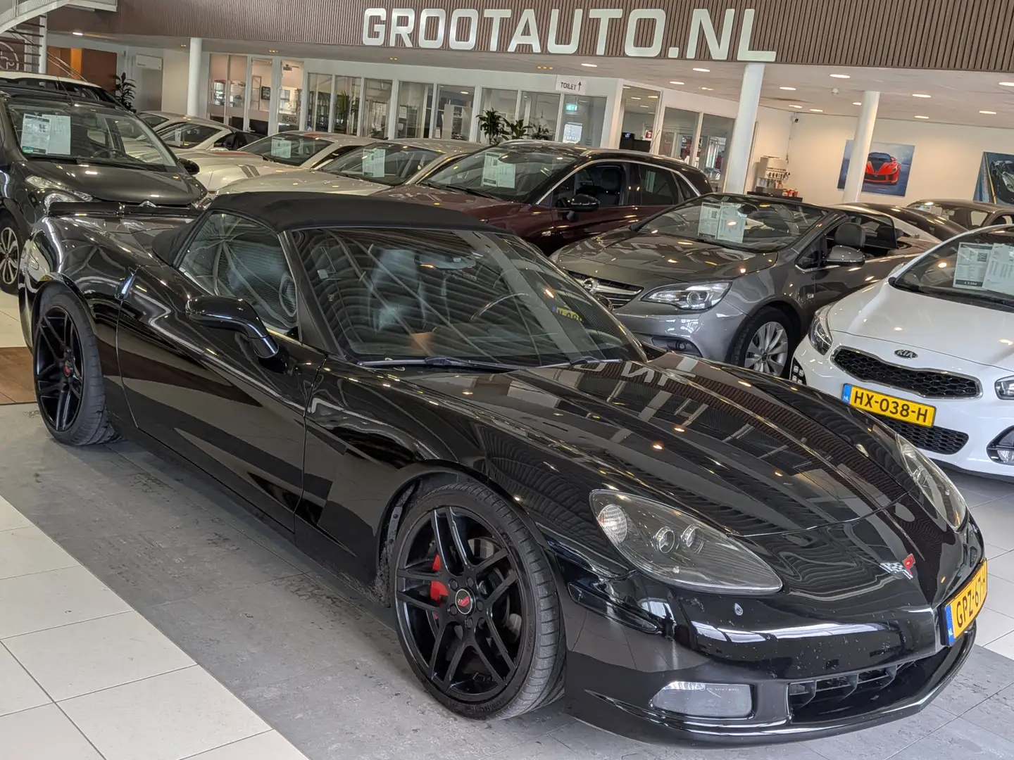 Corvette C6 Convertible 6.0 Automaat Airco, Cruise Control, Stuurbekrachti Schwarz - 1