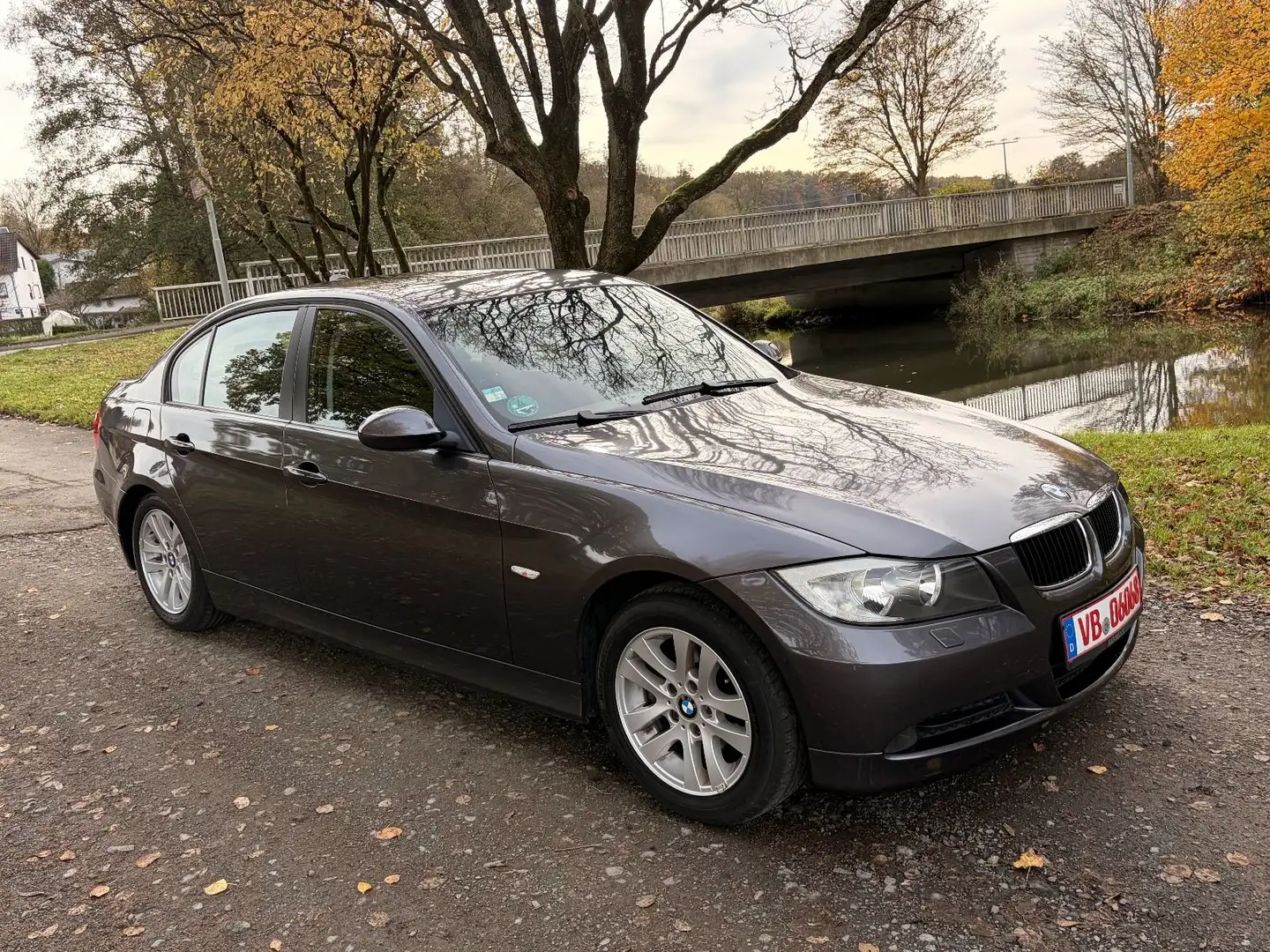 BMW 320 E90 320d Automatik 2 Hand M47 Scheckheft Grau - 2