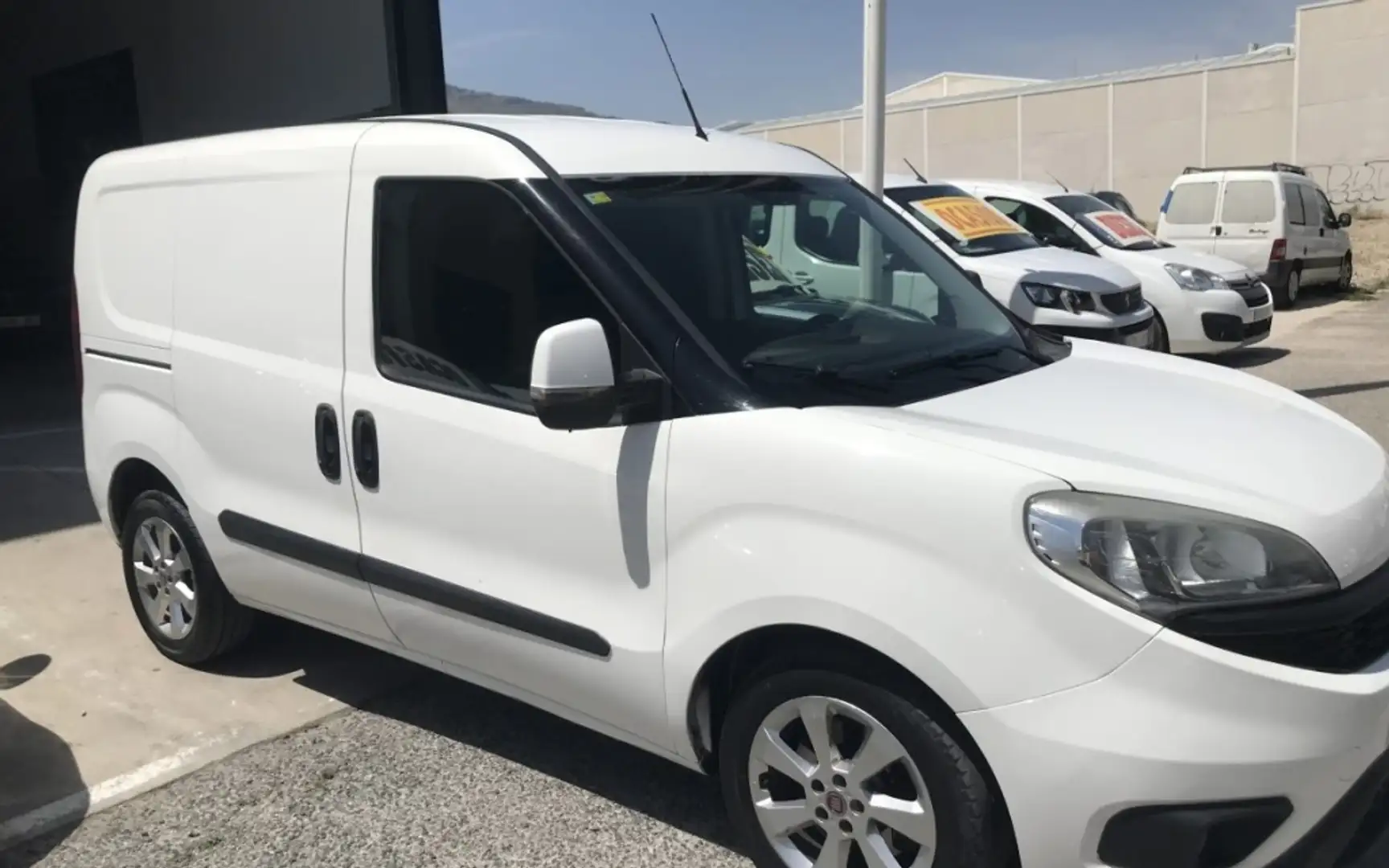 Fiat Dobló Cargo 1.6Mjt Base Plus XL 89kW - 2